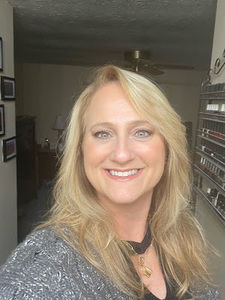 Meet your Posher, Evelyn